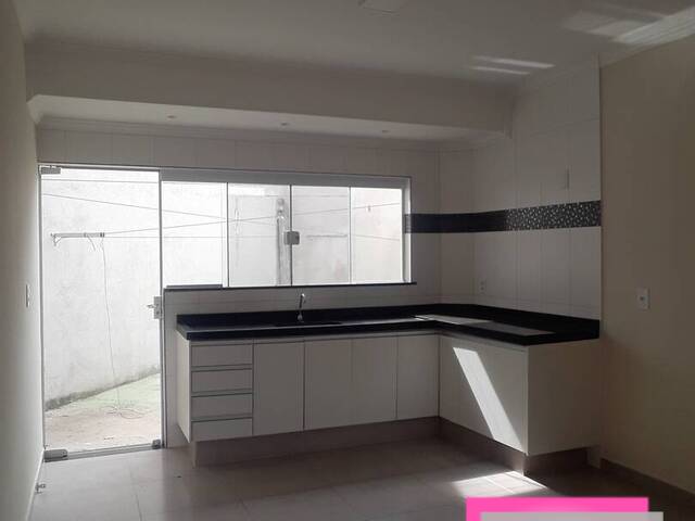 #230 - Apartamento para Locação em Poços de Caldas - MG